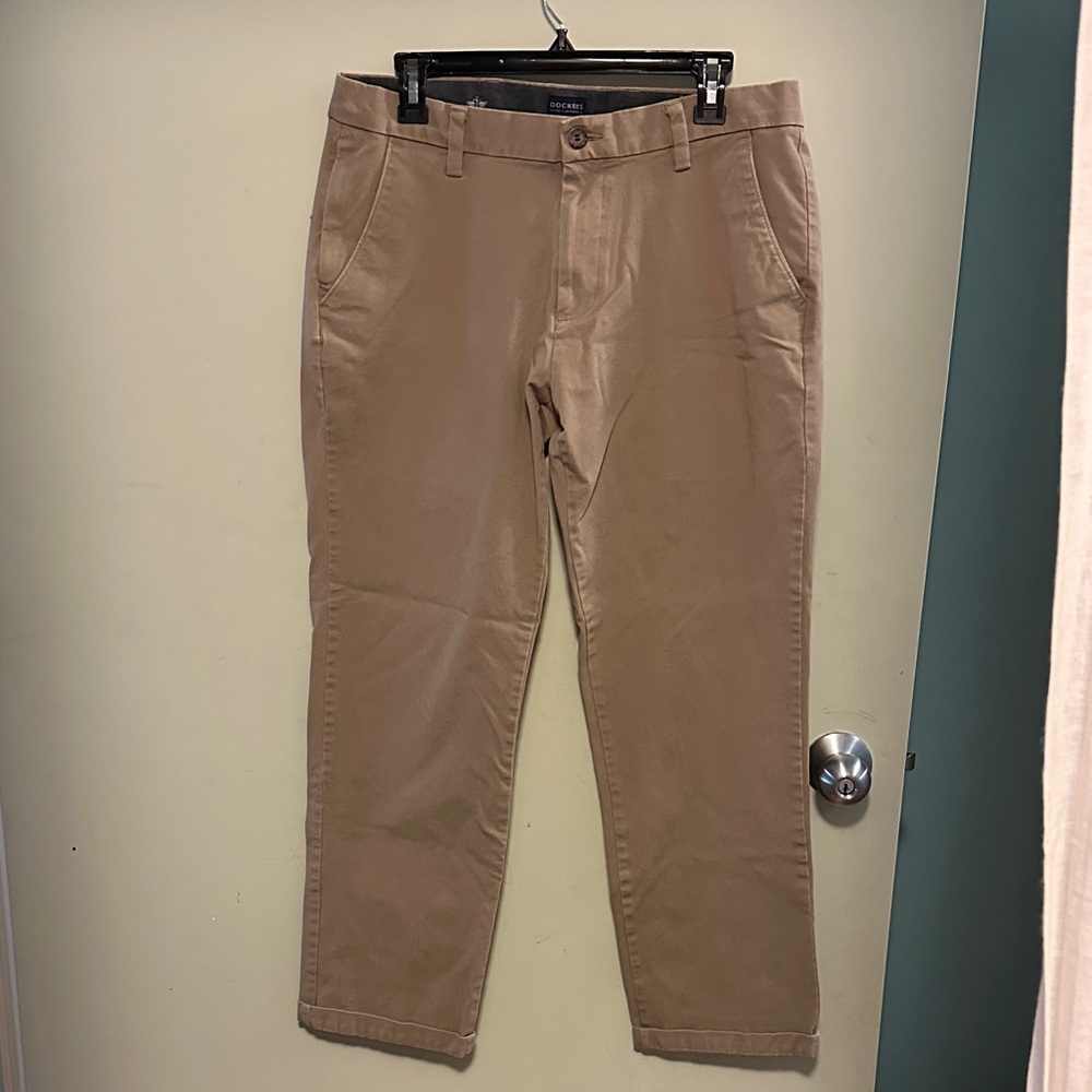 Dockers Men's Khaki Chino Pants 34 Waist and 32 Length